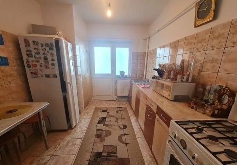 Apartament cu 2 camere decomandat în Obor