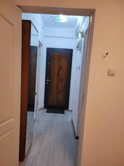 Apartament cu 2 camere decomandat în Splaiul Unirii