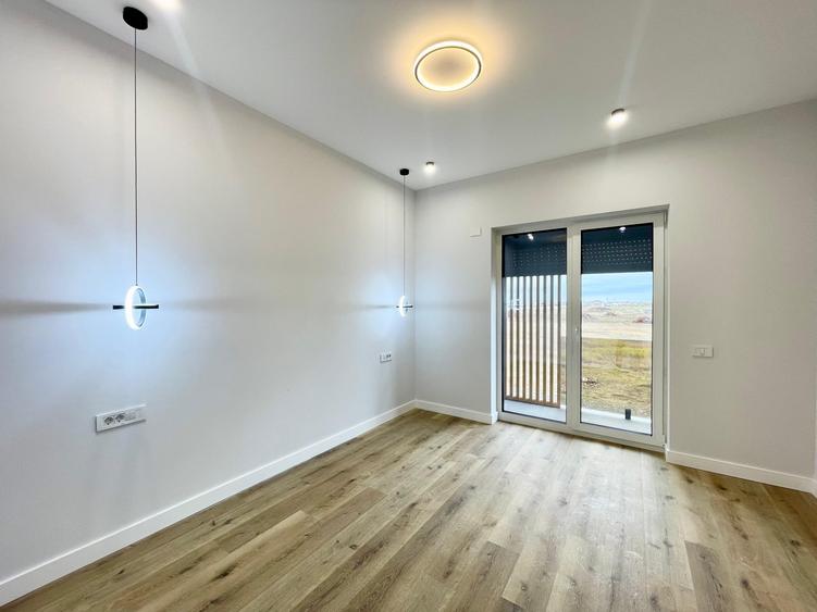 Duplex cu 4 camere cu Canalizare în Moșnița Nouă