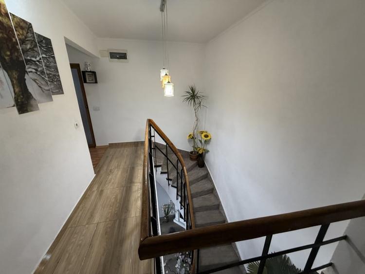 Apartament cu 4 camere decomandat, mobilat în Cetate