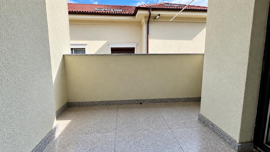 Apartament cu 3 camere decomandat în Braytim