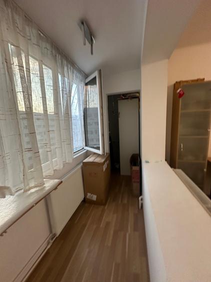 Apartament cu 3 camere semidecomandat în Iancului