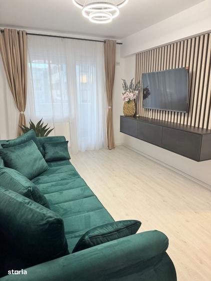 Apartament cu 2 camere decomandat în Roșu
