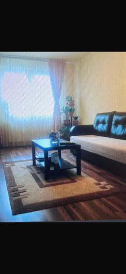 Apartament cu 3 camere semidecomandat, mobilat în Sebastian