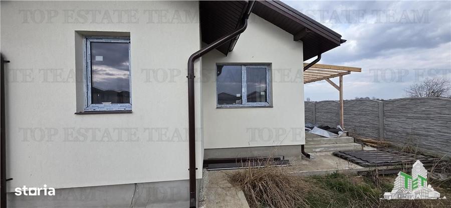 Casă cu 3 camere în Domnești