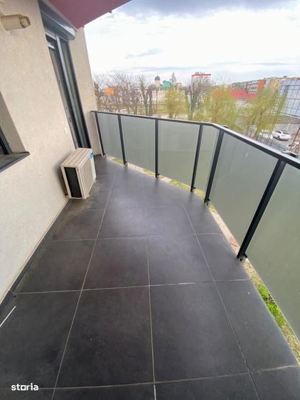 Apartament cu 3 camere semidecomandat în Central