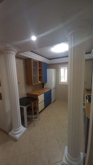 Apartament cu 3 camere semidecomandat în Olteniței