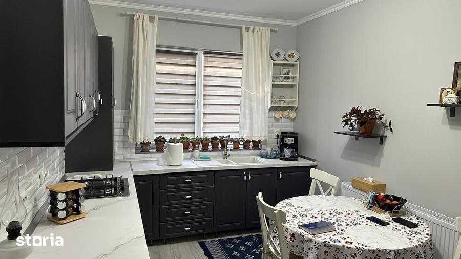 Apartament cu 3 camere decomandat în Chiajna