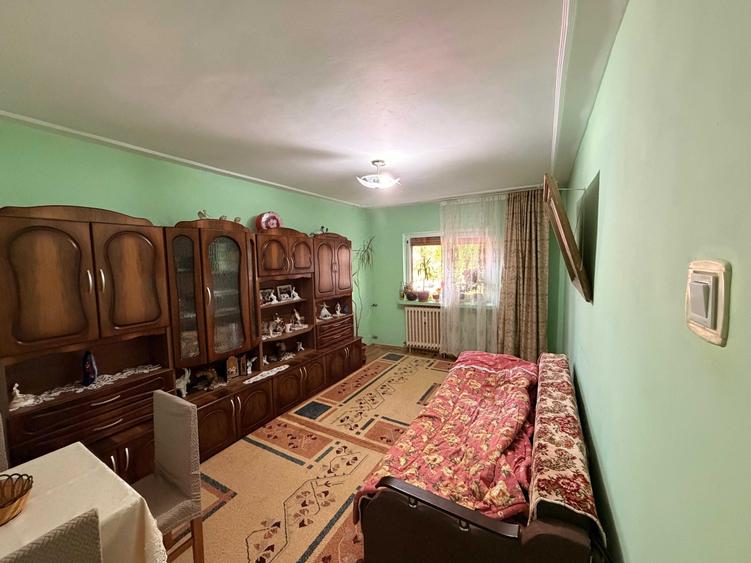 Apartament cu 2 camere decomandat în Târgu Cucu