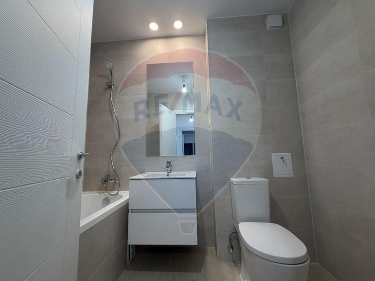 Apartament cu 3 camere decomandat în Theodor Pallady