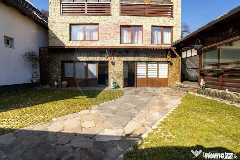 Casă cu 4 camere cu Teren 443 Mp în Poiana Mărului