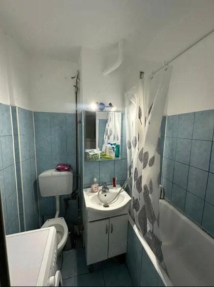 Apartament cu 2 camere semidecomandat, mobilat în Valea Rosie