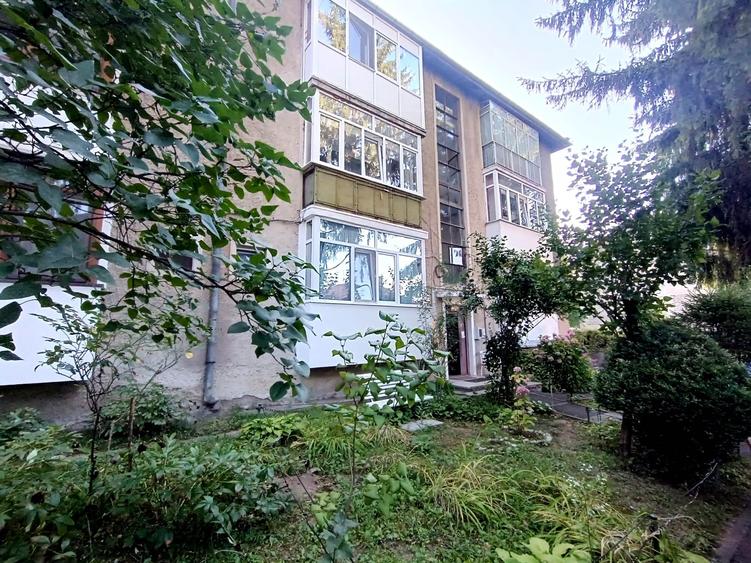 2 camere decomandat, Etaj 1 , Brașovul Vechi – Str. Simion Bărnuțiu - 17