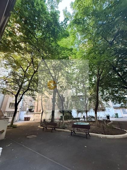 Apartament cu 2 camere semidecomandat, mobilat în Universitate