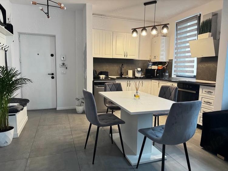 Apartament cu 3 camere decomandat în Dumbrăvița