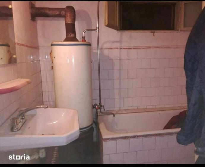 Casă cu 4 camere cu Teren 1100 Mp în Bozovici