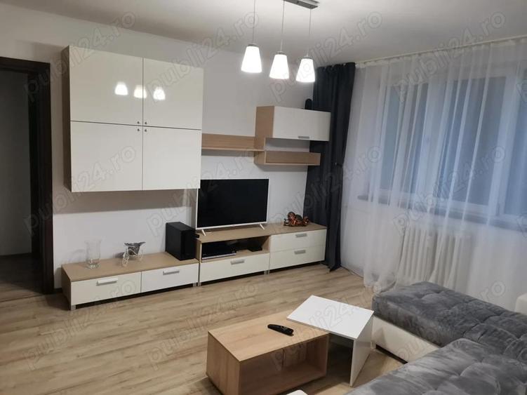 Apartament cu 3 camere semidecomandat în Basarab