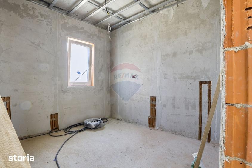 Casă cu 5 camere cu Teren 392 Mp în 6 Vânători