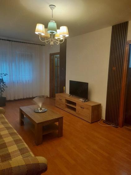 Garsonieră decomandată în Central