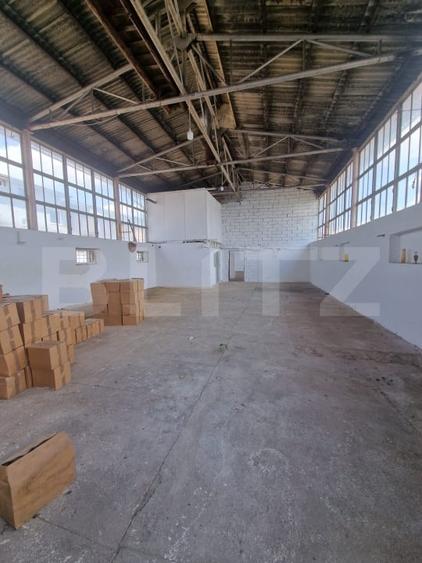 Spațiu industrial, de 306 mp, în Periferie