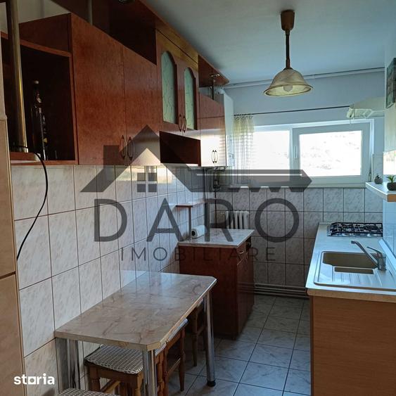 Oferim in chirie apartament cu trei camere Dambul Pietros - 7