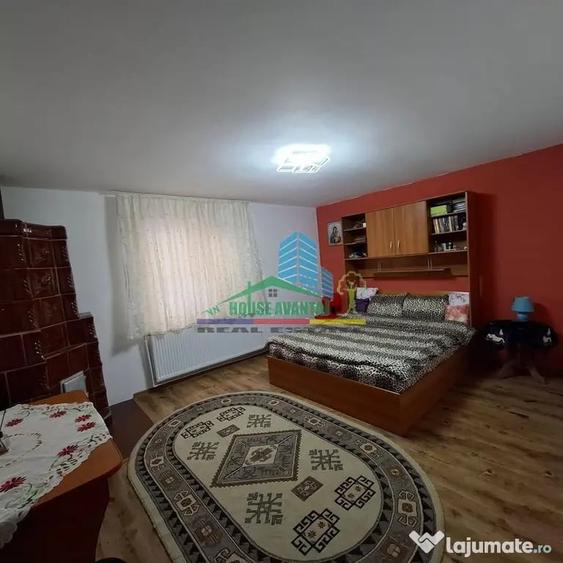 Casă cu 5 camere cu Teren 157 Mp în Central
