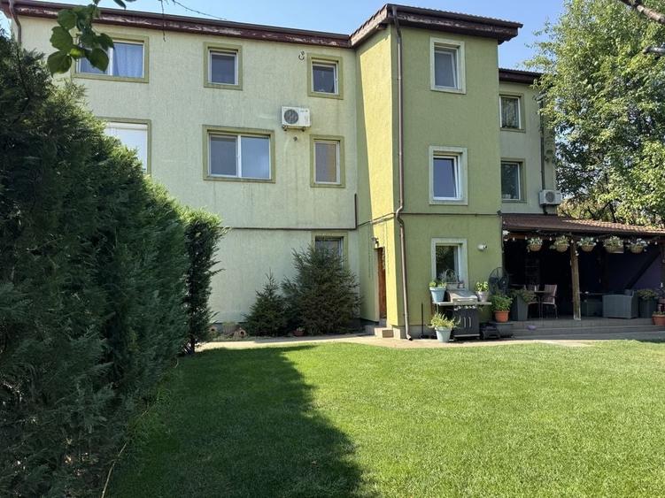 Apartament cu 4 camere decomandat în Giarmata