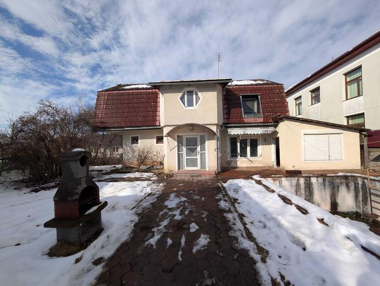 Casă cu 4 camere în Fițcău