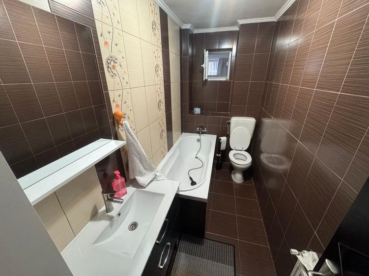 Apartament cu 2 camere decomandat, mobilat în Energia