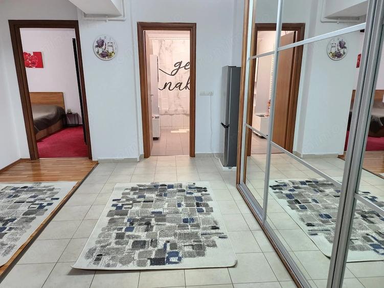 Apartament cu 2 camere decomandat în Splaiul Unirii
