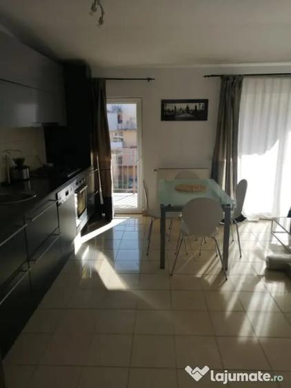 Apartament cu 2 camere semidecomandat în Florești