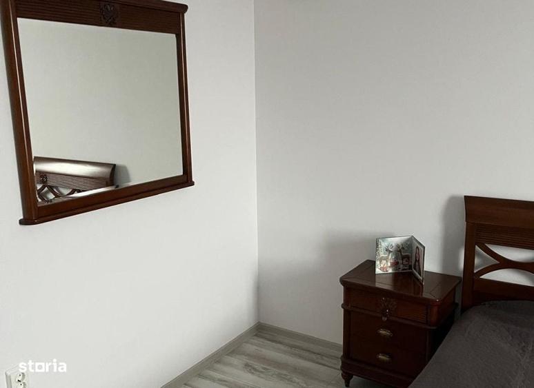 Casă cu 4 camere în Valea Adâncă