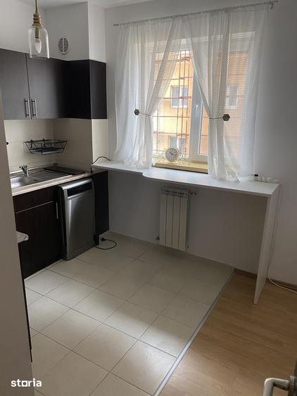 Apartament cu 2 camere decomandat, mobilat în Podu Roș
