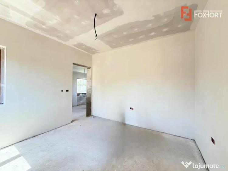 Casă cu 5 camere cu Teren 348 Mp în Săcălaz