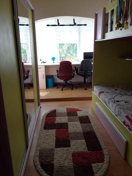 Apartament cu 3 camere decomandat în Central