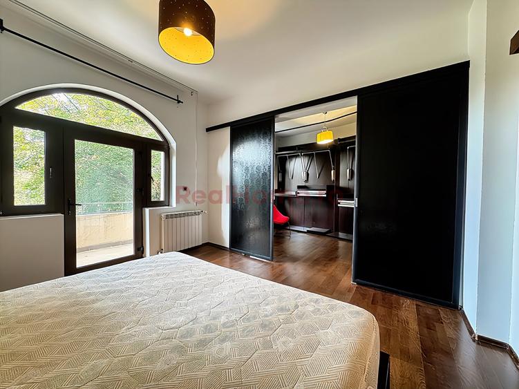 Apartament cu 4 camere decomandat, mobilat în P-ța Muncii