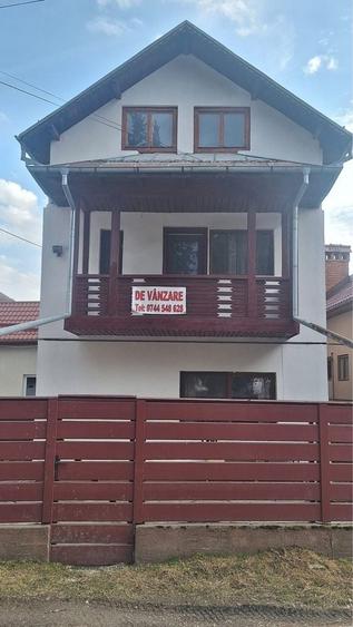Casă cu 4 camere în Rucăr