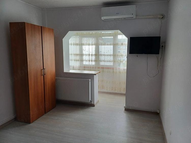 Garsonieră decomandată în Central