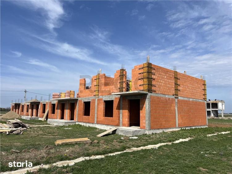 Apartament cu 3 camere decomandat în Sântandrei