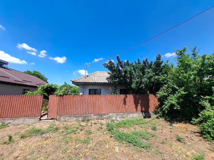 Casă individuală cu 1 camere cu Teren 300 Mp în Fetești-Gară