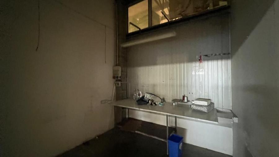 Spațiu comercial, de 1,400 mp, în Aeroport