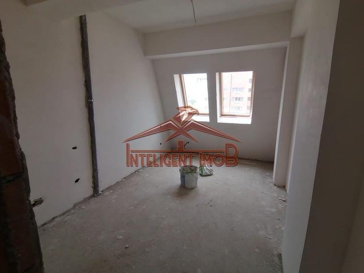 Apartament cu 3 camere decomandat, mobilat în Central