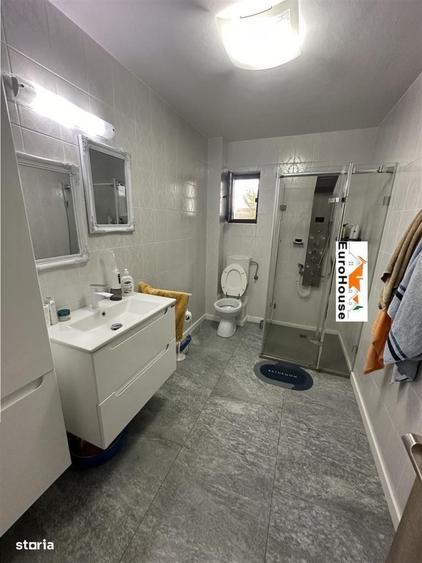 Casă cu 4 camere în Partoș