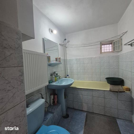 Apartament cu 4 camere decomandat în Republicii