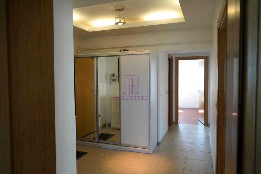 Apartament cu 3 camere în Tei