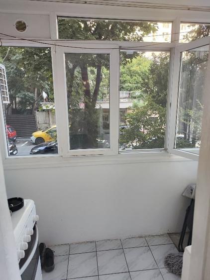 Apartament cu 2 camere semidecomandat, mobilat în Berceni