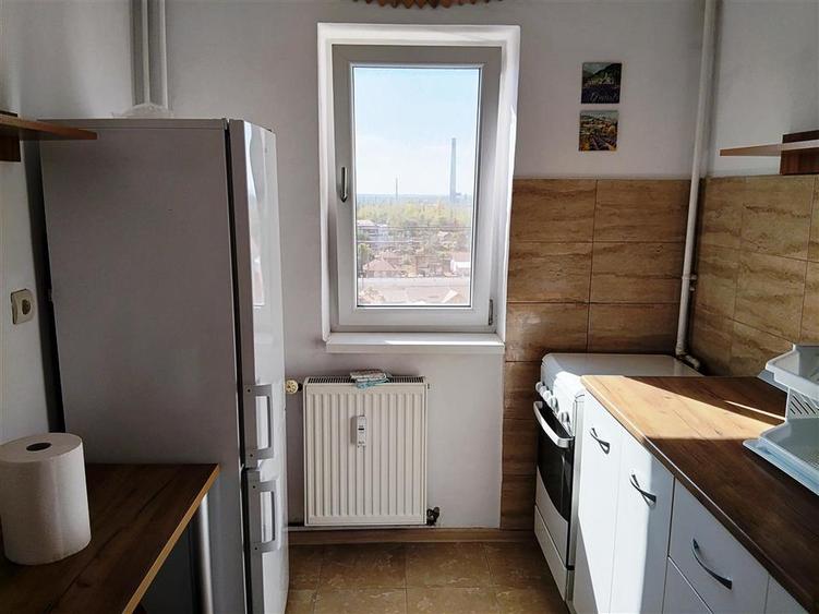 Apartament cu 2 camere decomandat, mobilat în Sud