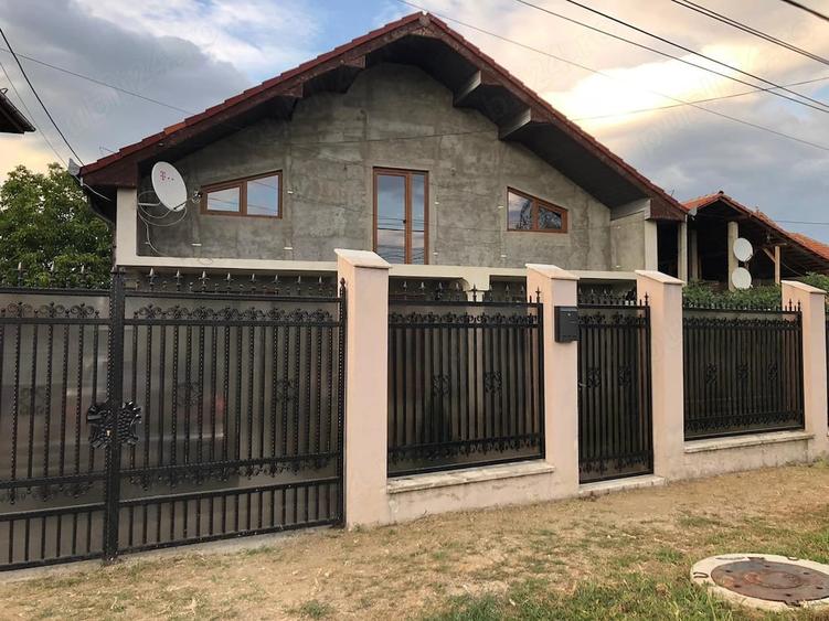 Casă cu 3 camere cu Teren 1200 Mp în Șimian