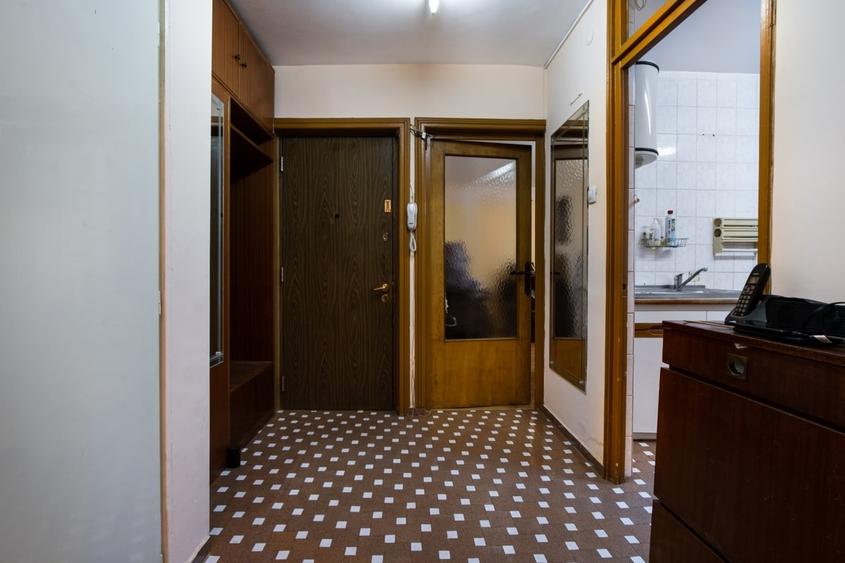 Apartament cu 2 camere decomandat în Baba Novac