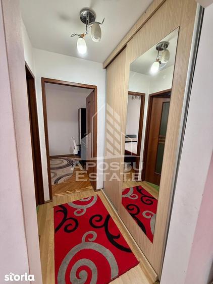 Apartament cu 3 camere, mobilat în Girocului